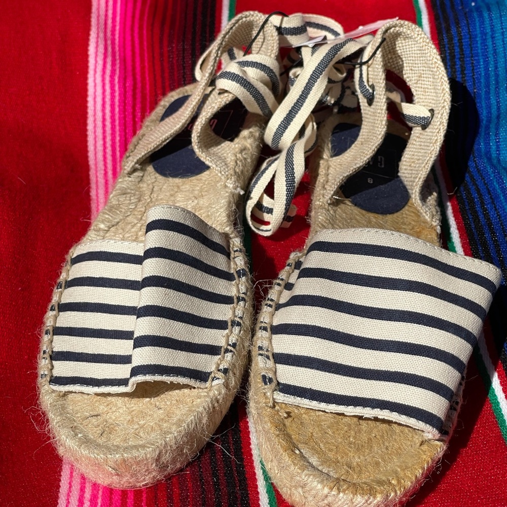 Gap canvas espadrilles sandals 8